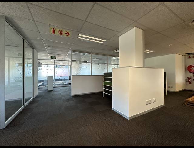 551M² OFFICE TO LET IN SANDTON CENTRAL